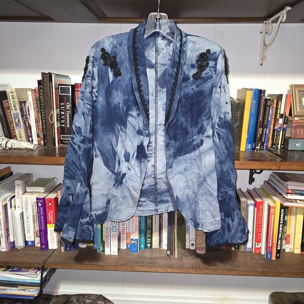 Vintage denim blazer, with embroidery and beading sz L?